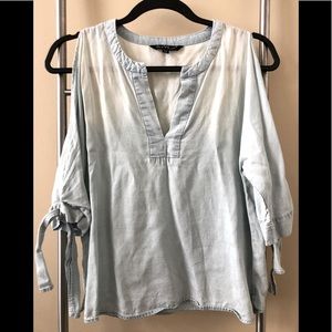 Cold shoulder Jean top
